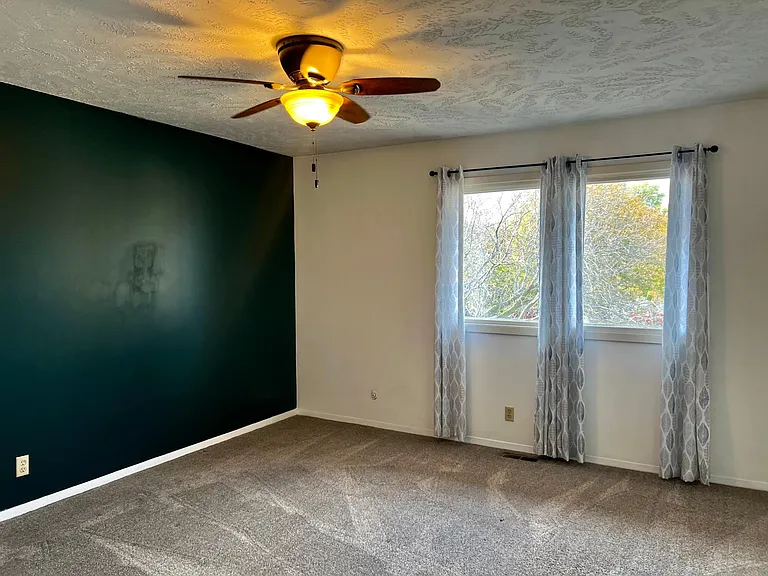 5044 Southwood Cir — Photo 12