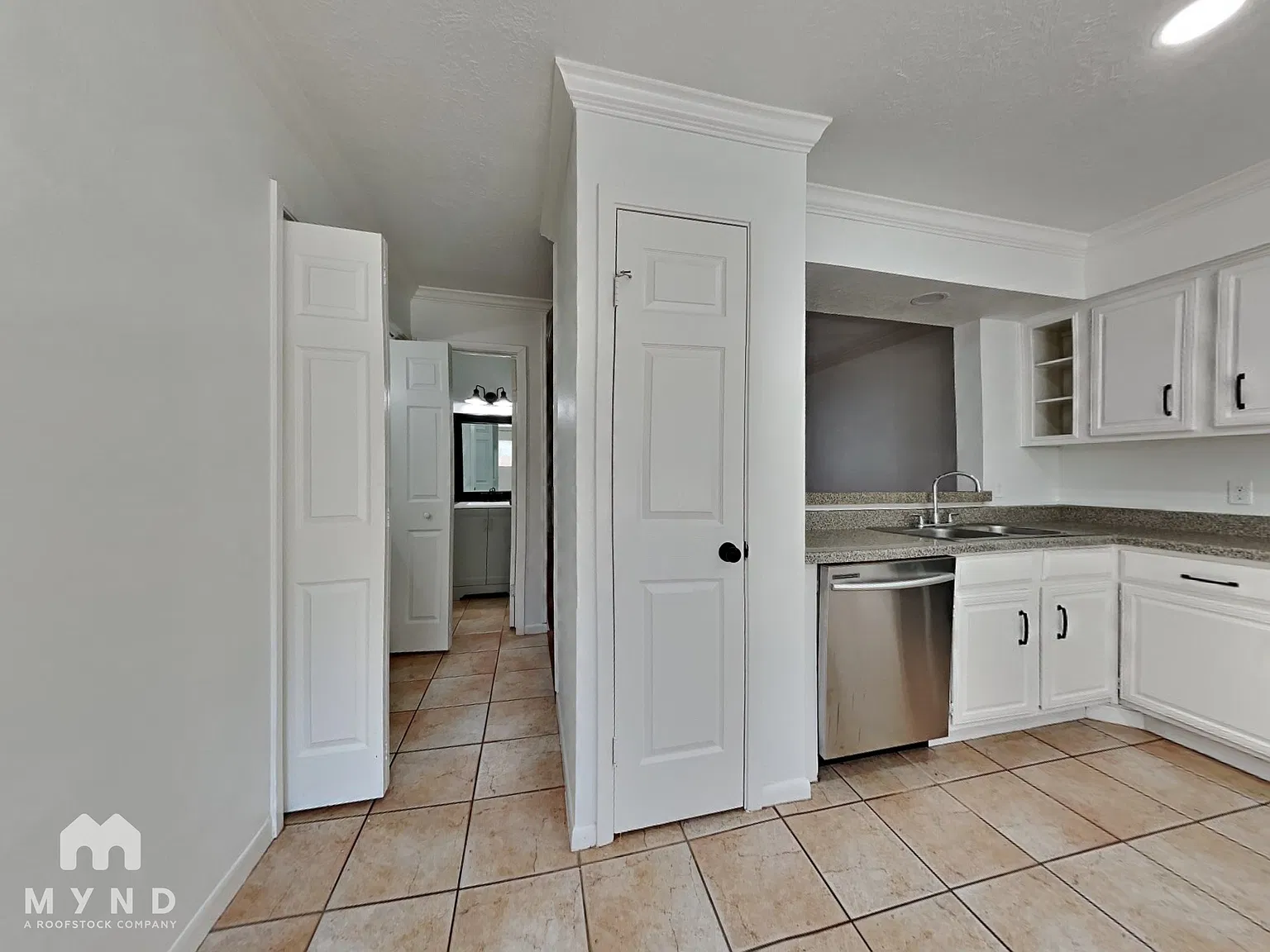 2 bed, 2.5 bath, 1282 sqft, $1,749 — Photo 3