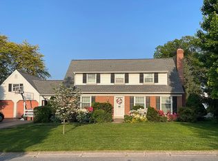 696 Imperial Dr, Lancaster, PA 17601