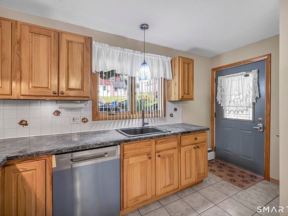 4th image of 60 Haig Avenue