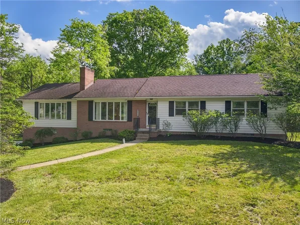 6879 Windsor Rd, Hudson, OH 44236