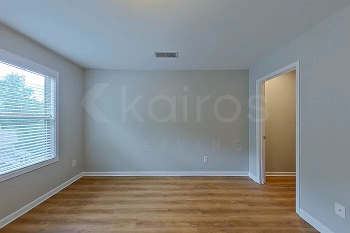 215 Orchard Ln — Photo 8