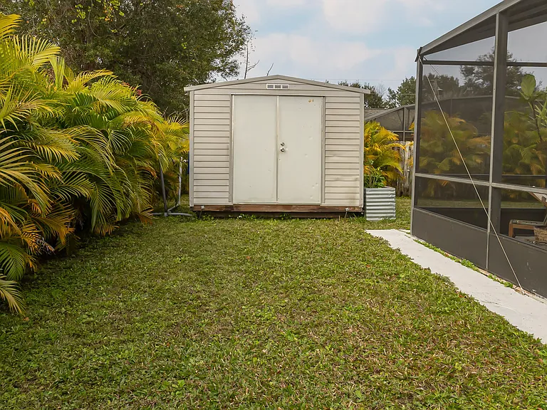 1146 Perpignan Ct — Photo 40