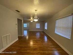 1136 Indian River Ave — Photo 3