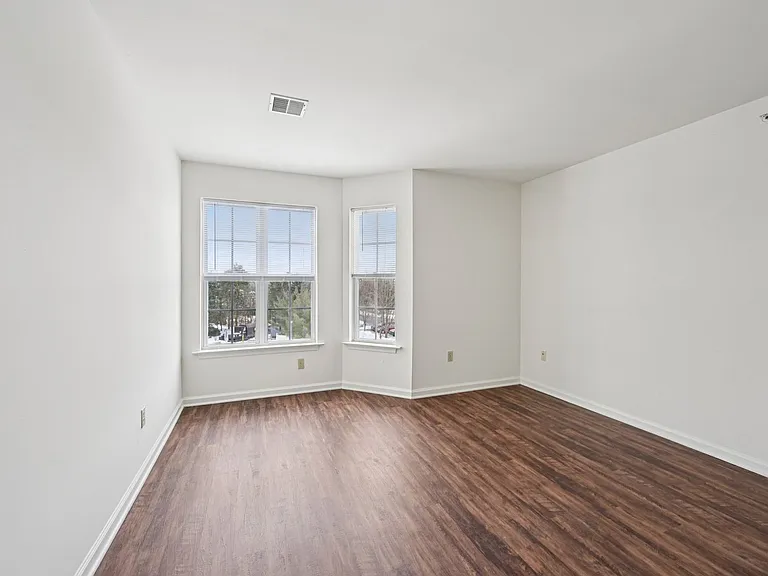 Spring Creek Apartments — Photo 180