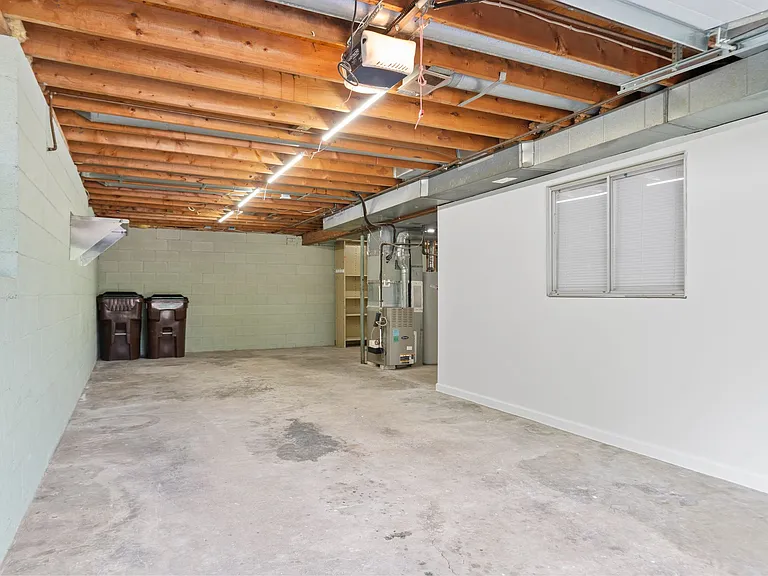 599 Buckingham Ln — Photo 24