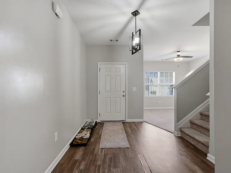 51 Stable Gate Dr — Photo 8