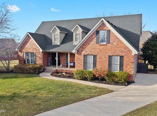 8100 Stonyrun Ct, Louisville, KY 40220