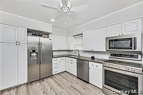 3 bed, 2.0 bath, 1500 sqft, $4,800 — Photo 2