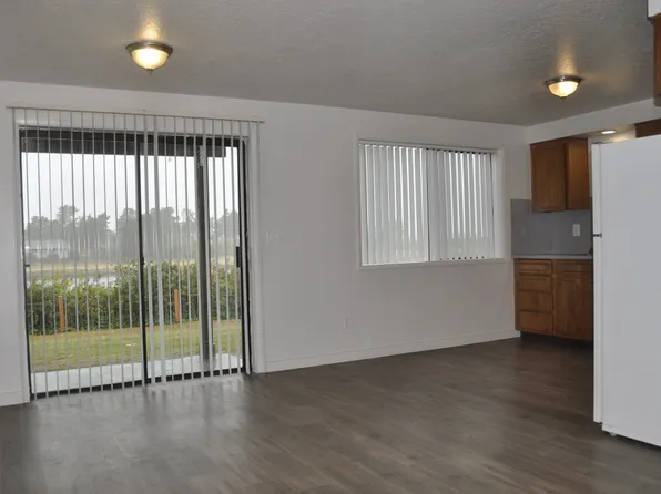 1322 N Holladay Dr, Seaside, OR 97138