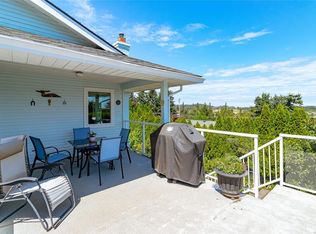 7453 Veyaness Rd, Central Saanich, BC V8M1V9