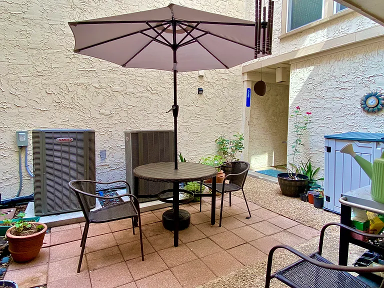 28 Oakbrook Dr #1 — Photo 9