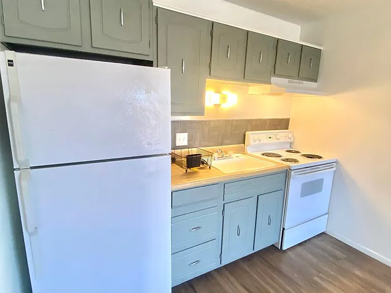 2905 Glendale Dr — Photo 2