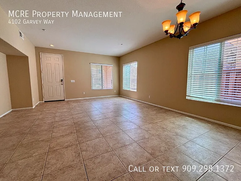 4102 Garvey Way — Photo 5
