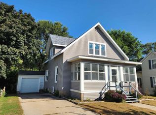 215 W Burns St, Portage, WI 53901