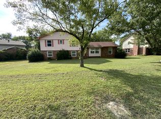 121 Saxon Mist Dr, Nashville, TN 37217