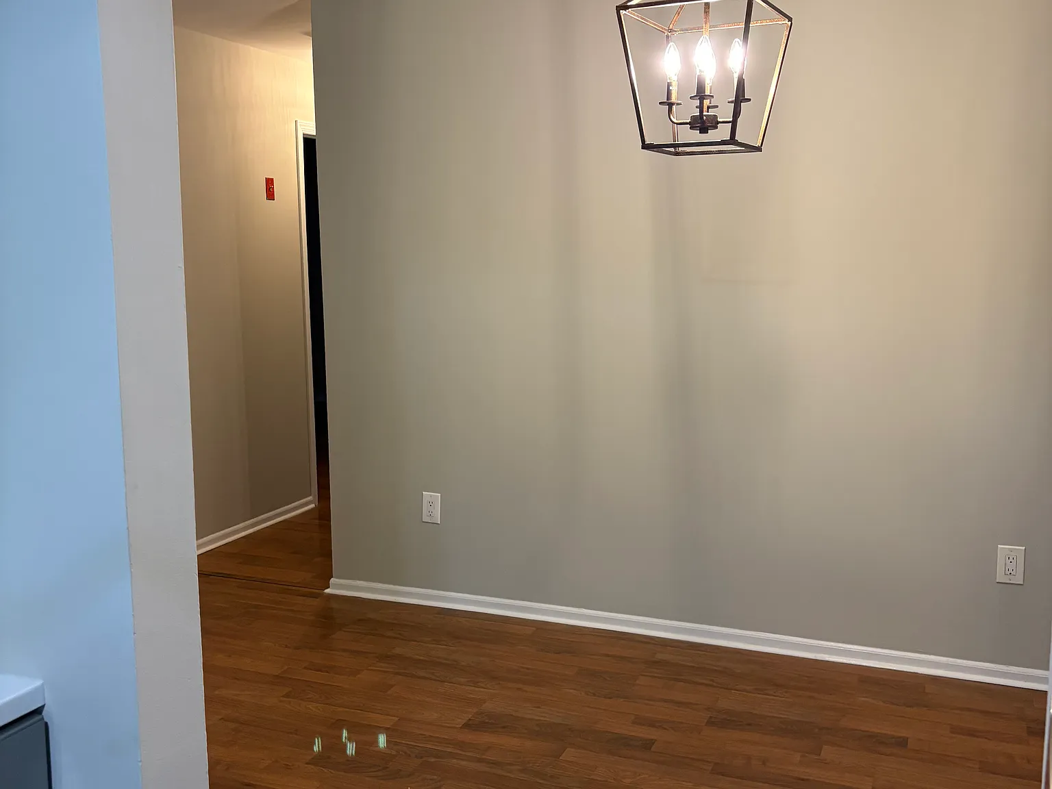 2 bed, 1018 sqft, $3,200 — Photo 2