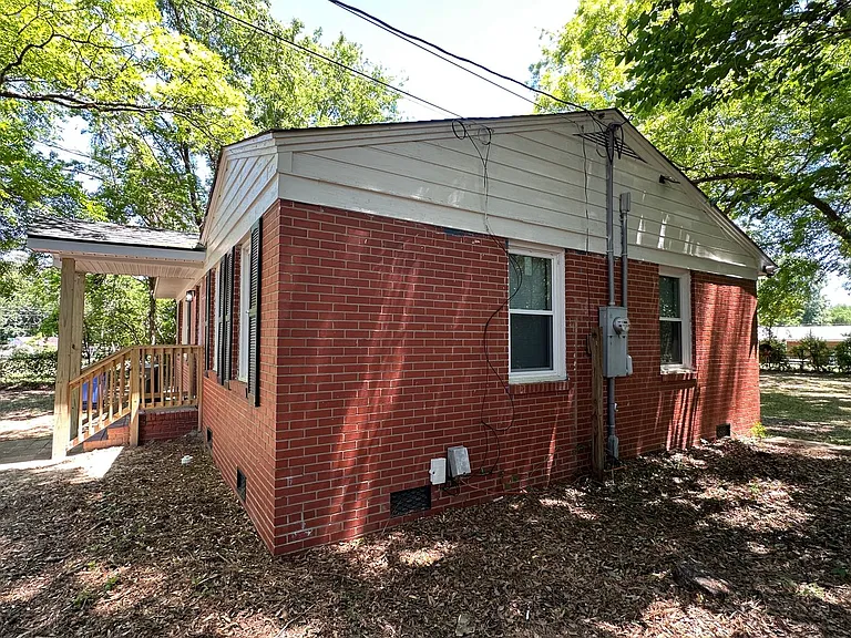 4909 Walnut Dr — Photo 3