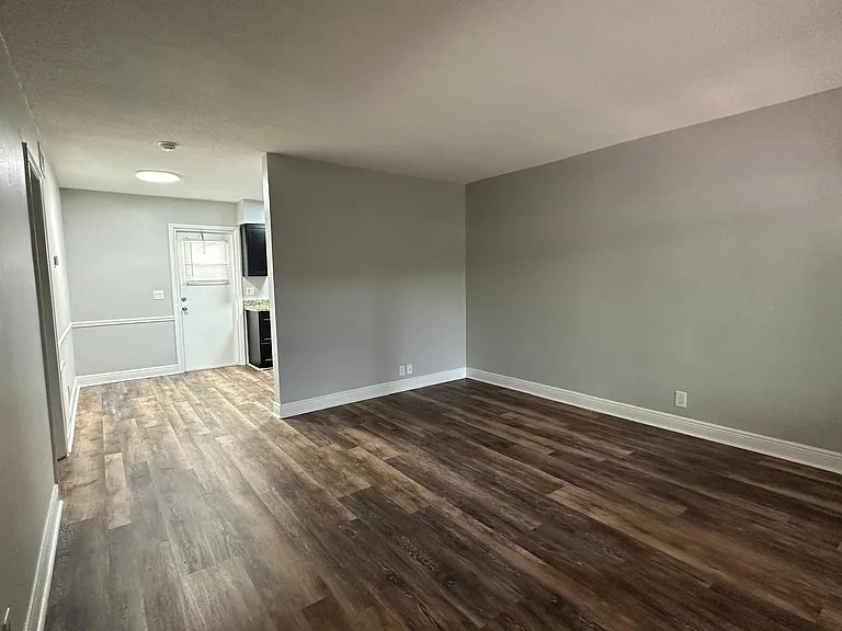 3720 NE 22nd Ave #0 — Photo 4