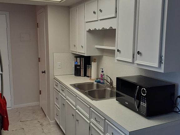 3rd image of 5290 Southbrook Ct Unit 48