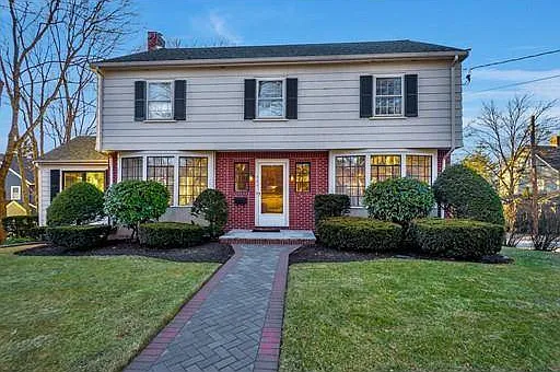 111 Highland Ave — Photo 1