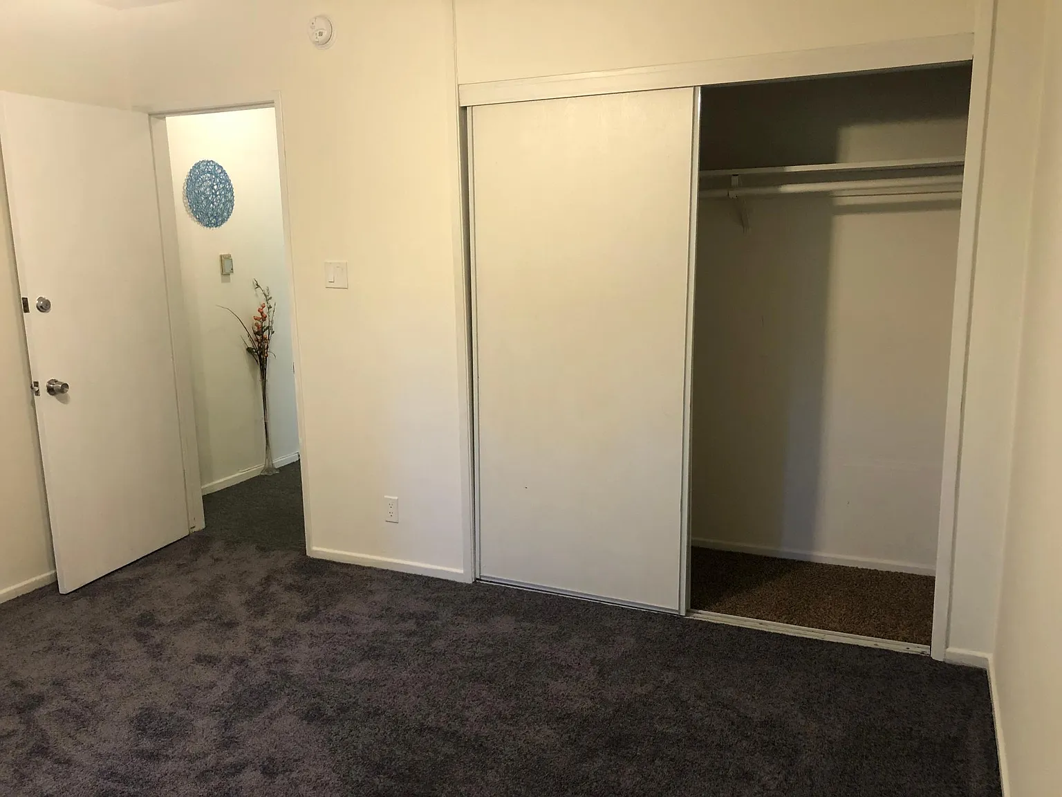 3 bed, 1000 sqft, $950 — Photo 2