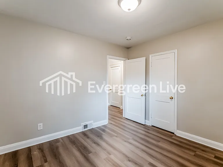 8201 Oakleigh Rd — Photo 10