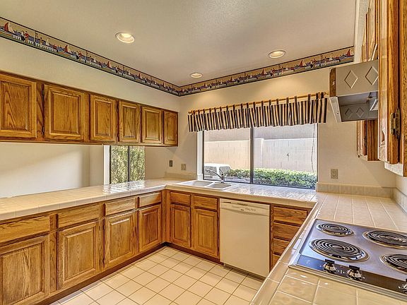 5th image of 64243 E Golden Spur Ct