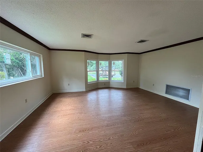 1145 S Lake Reedy Blvd — Photo 2