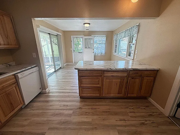 137 N Montana Ave — Photo 5