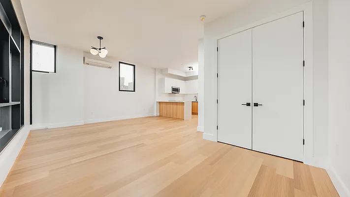 Rented by Nooklyn NYC LLC | media 43