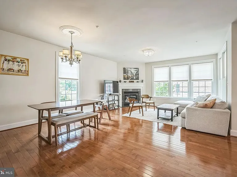 423 Parkview Ave — Photo 3