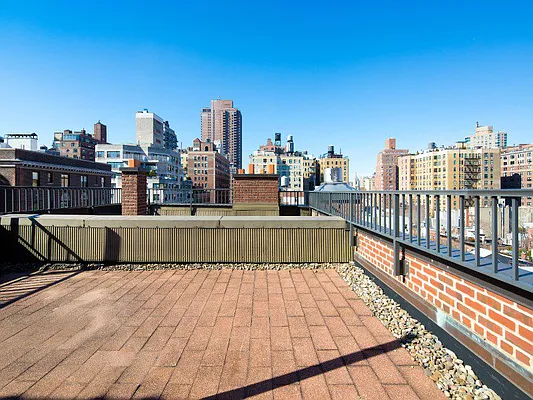 Sold by Sotheby's International Realty | media 25