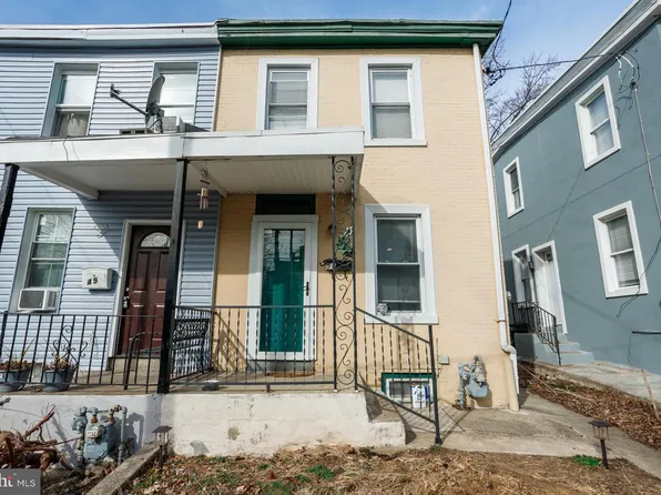 51 N 9th St, Darby, PA 19023