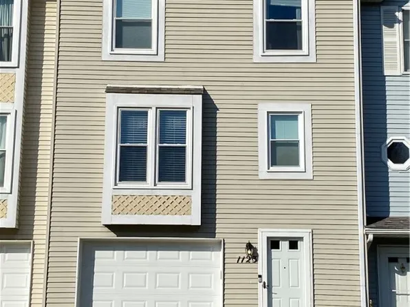 1123 Elm Ct, Oakdale, PA 15071