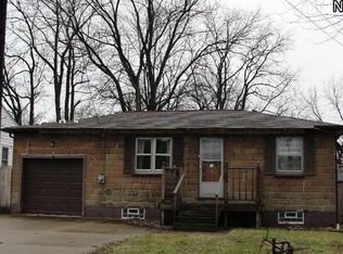 2720 Springfield Lake Dr, Akron, OH 44312