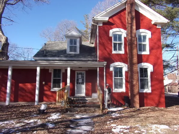 302 S Darst St, Eureka, IL 61530