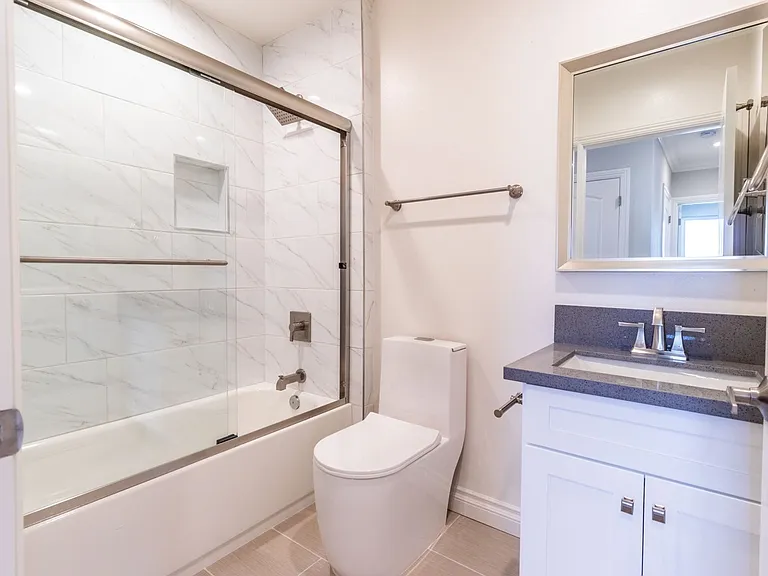 1737 S Longwood Ave — Photo 17