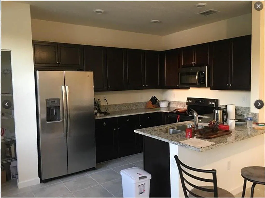 3 bed, 3.0 bath, 1954 sqft, $3,450 — Photo 4