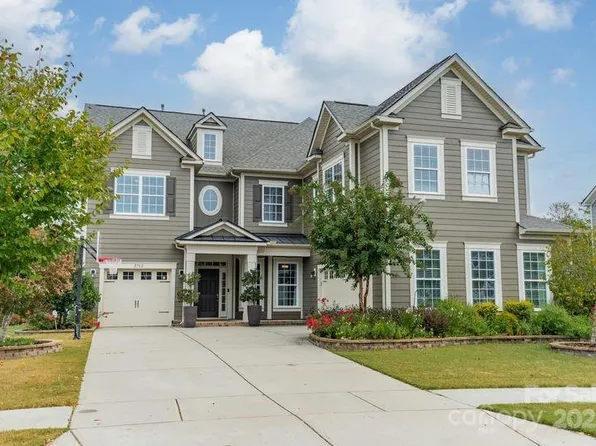 2762 Red Maple Ln, Harrisburg, NC 28075