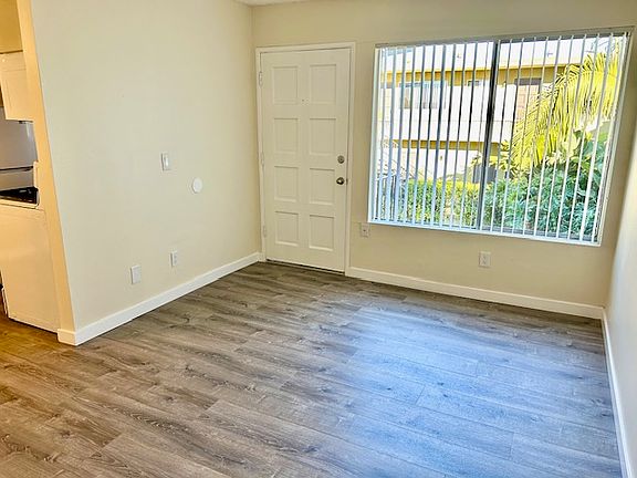 3rd image of 1231 25th St #25