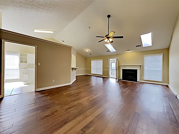 3rd image of 2885 Camelot Woods Dr