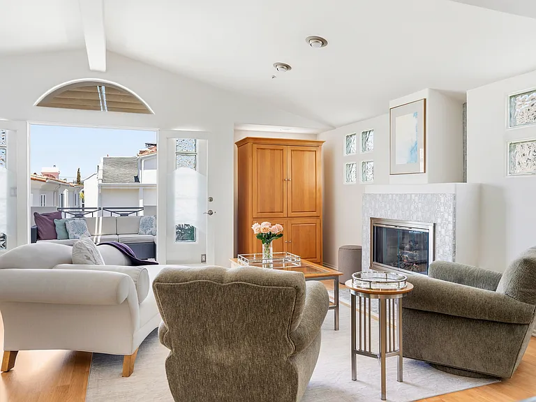 440 Marine Pl — Photo 9