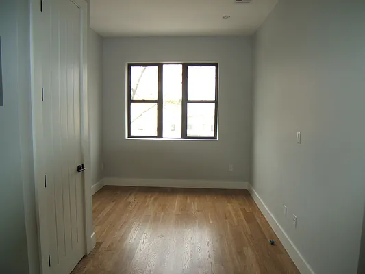 Rented by Joel Weisz, LREB | media 40