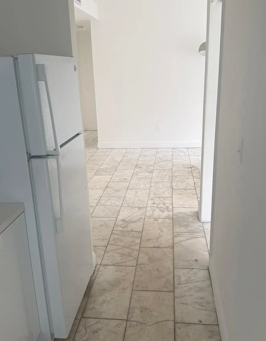 2 bed, 900 sqft, $2,600 — Photo 2