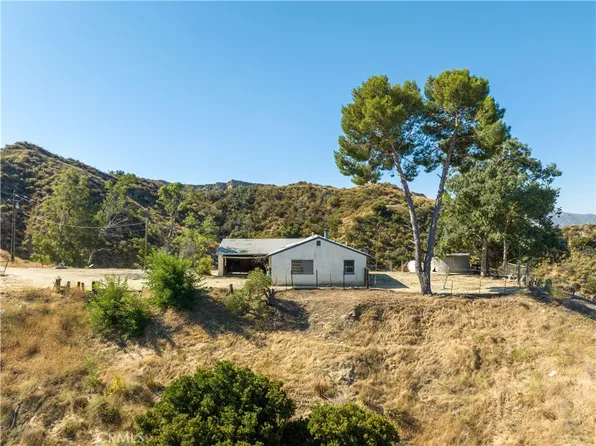 29633 Central Ave, Val Verde, CA 91384