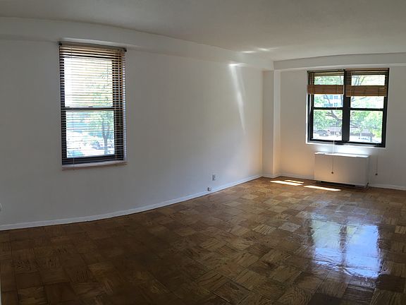4th image of 201 Saint Pauls Ave #205