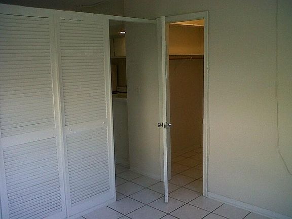 5th image of 305 Navarre Ave APT 1