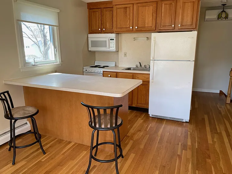 245 Naubuc Ave — Photo 3