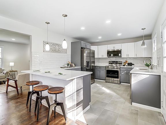 3rd image of 704 N 21st St